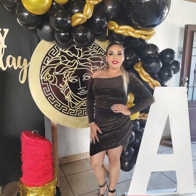 CELEBRANDO EL CUMPLEAÑOS DE ADRIANA